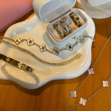 Mother Of Pearl Custom Name Clover Bracelet - Camillaboutiqueshop